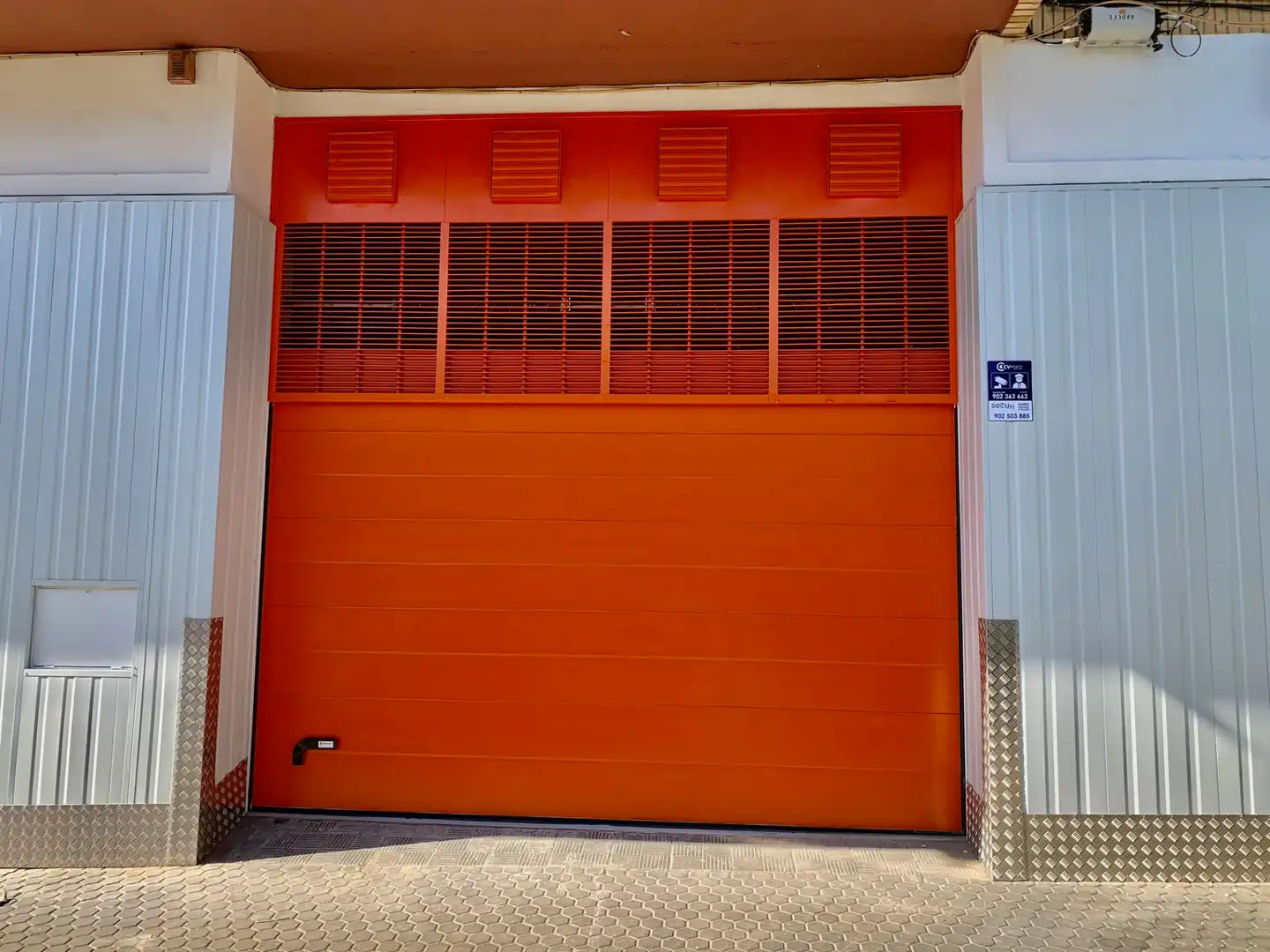 Vista exterior de Traster de lloguer en Sevilla amb Alarma