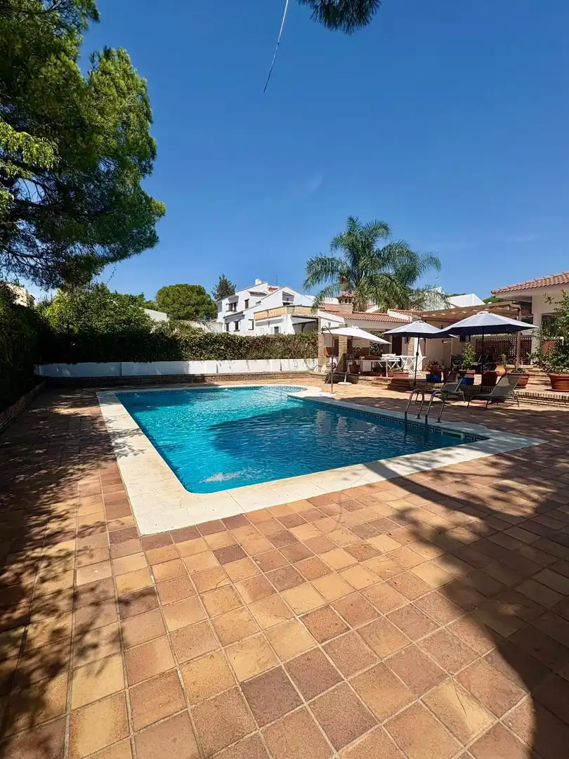 Piscina de Casa o xalet en venda en Aljaraque amb Aire condicionat, Calefacció i Jardí privat