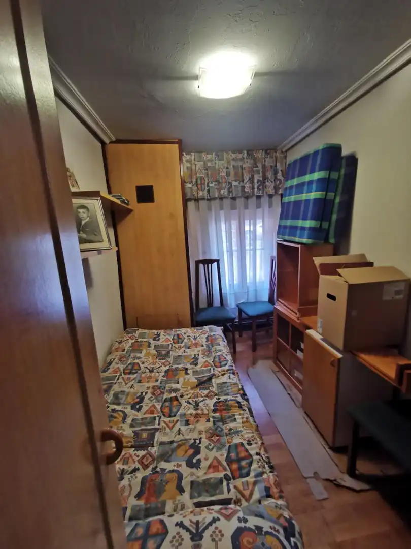 Dormitori de Casa o xalet en venda en Entrena amb Calefacció, Terrassa i Traster