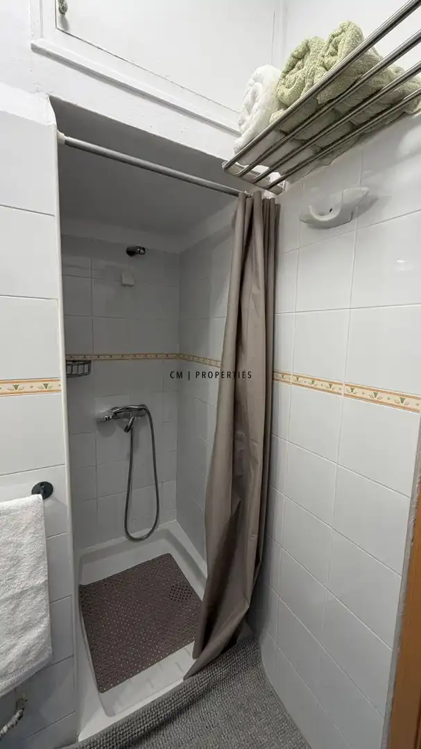 Bathroom of Flat for rent in Valencia  with Air Conditioner, Heating and Furnished