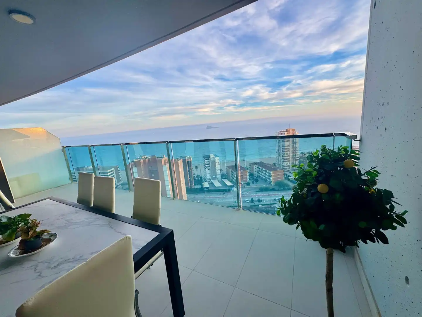 Apartment with pool for sale in Playa de Poniente, imagen 2