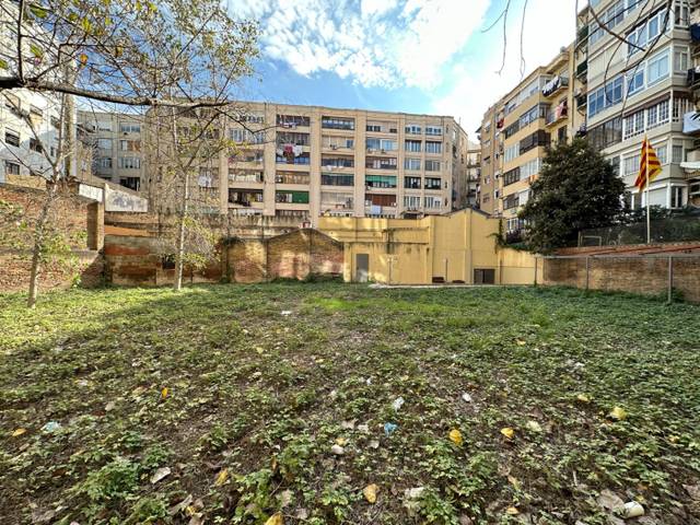 Local comercial en Alquiler en Fort Pienc