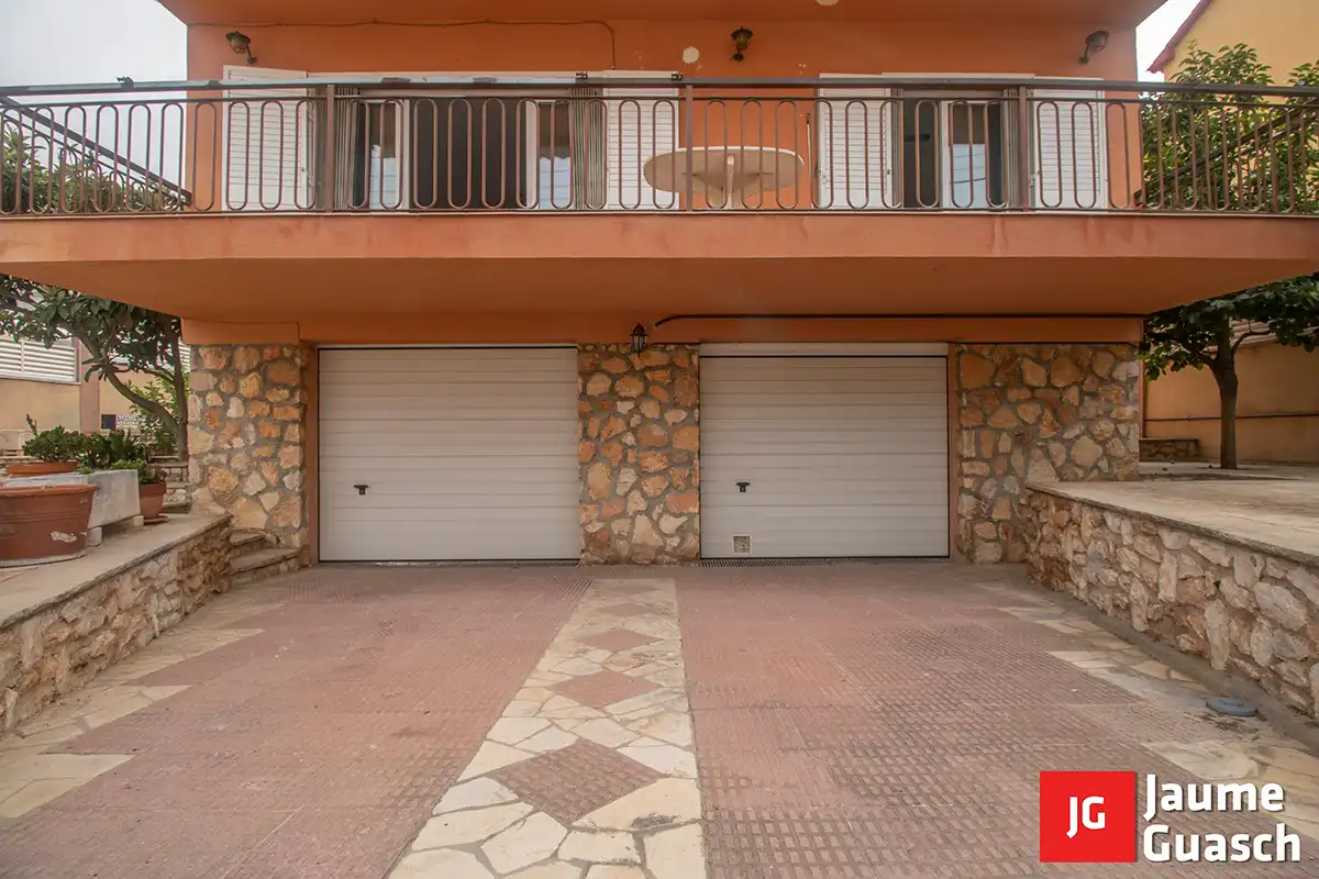 Vista exterior de Planta baixa en venda en Torredembarra amb Calefacció, Jardí privat i Terrassa