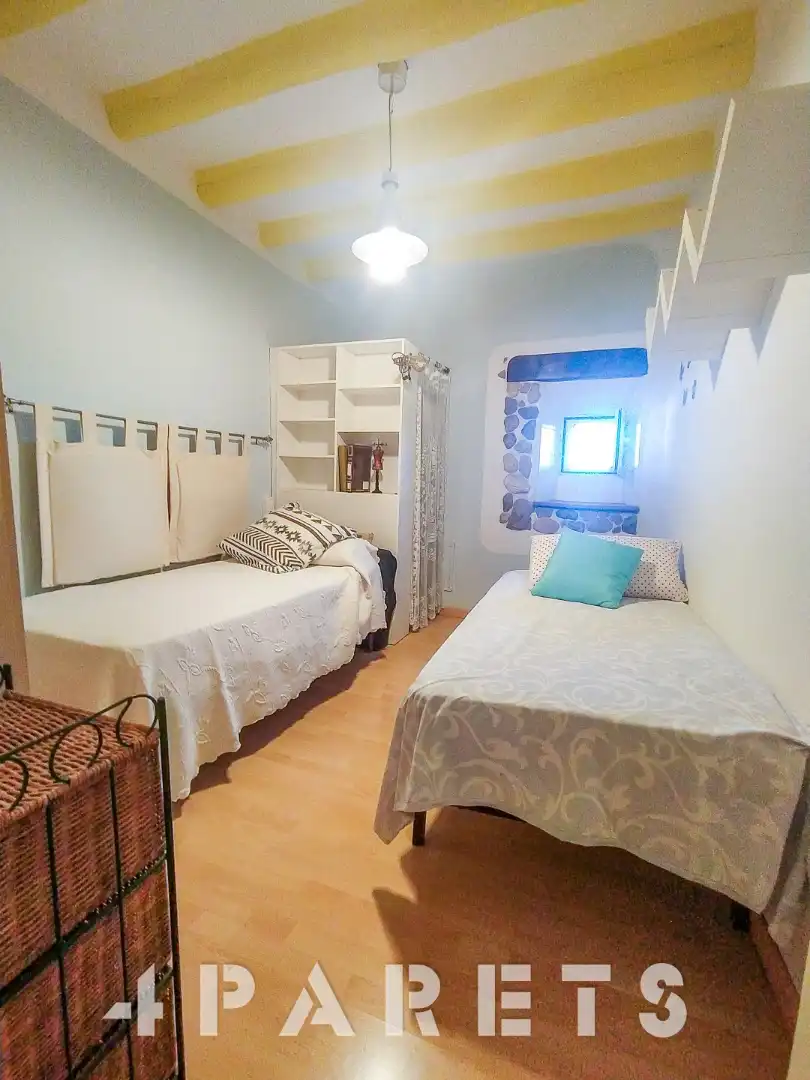 Habitación de Casa adosada en venta en Cervera del Maestre con Terraza, Trastero y Horno