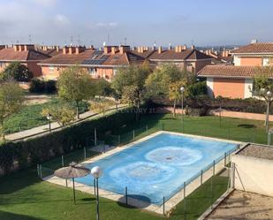 Piscina de Pis de lloguer en Villaviciosa de Odón amb Aire condicionat, Terrassa i Traster