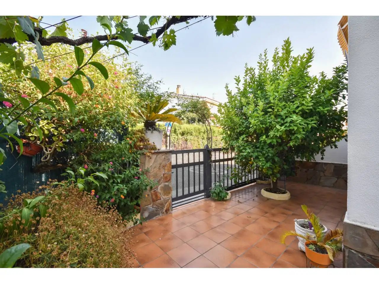 Terraza de Casa o chalet en venta en Santa Perpètua de Mogoda con Aire acondicionado, Calefacción y Jardín privado