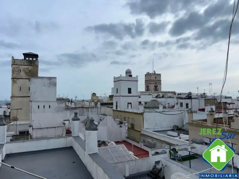 Vista exterior de Piso en venta en Cádiz