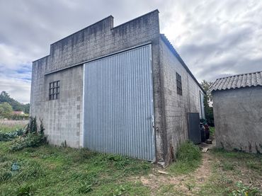 Nave industrielle à louer à Teo