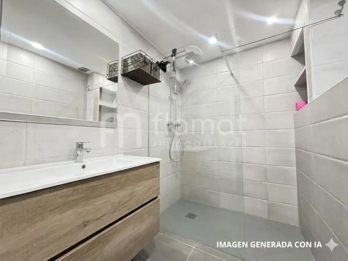 Baño de Piso en venta en Girona con Terraza