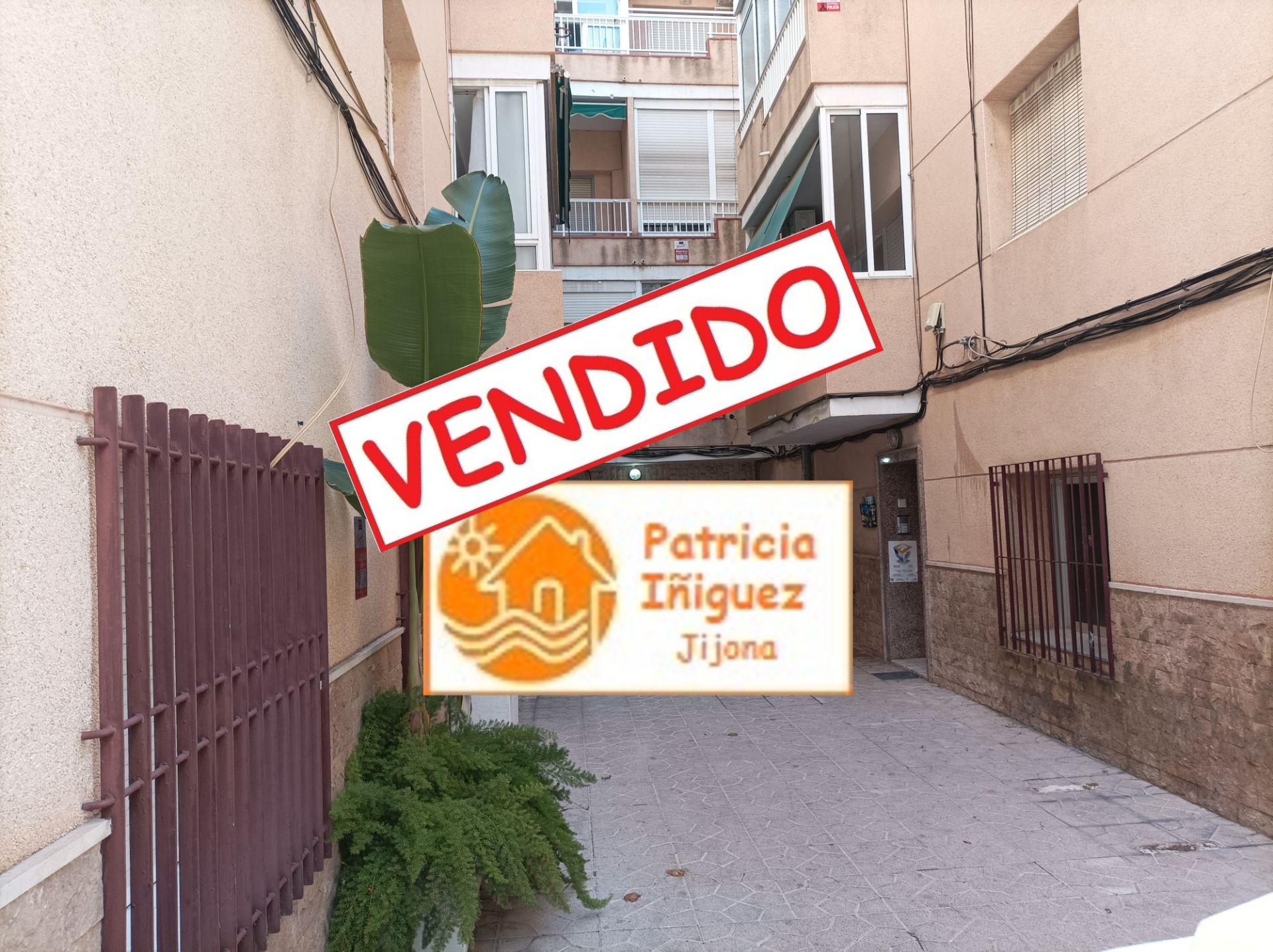 Piso en venta en Carrer Sant Bartomeu, Campello Playa