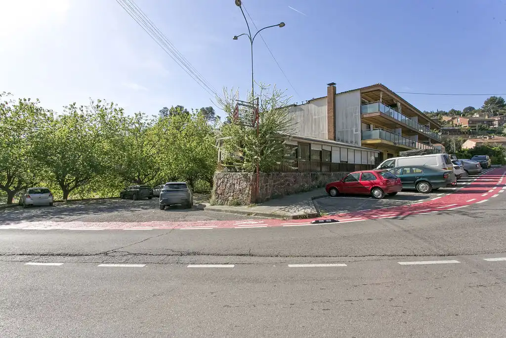Vista exterior de Local en venda en Torrelles de Llobregat