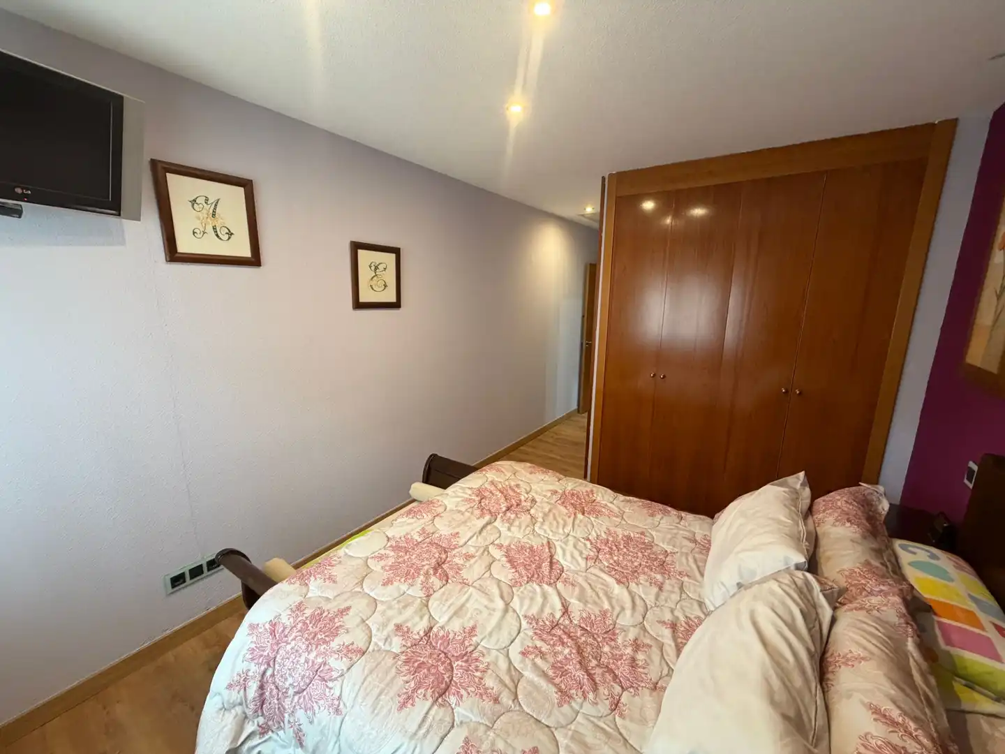 Habitación de Casa adosada en venta en Ávila con Calefacción, Jardín privado y Terraza