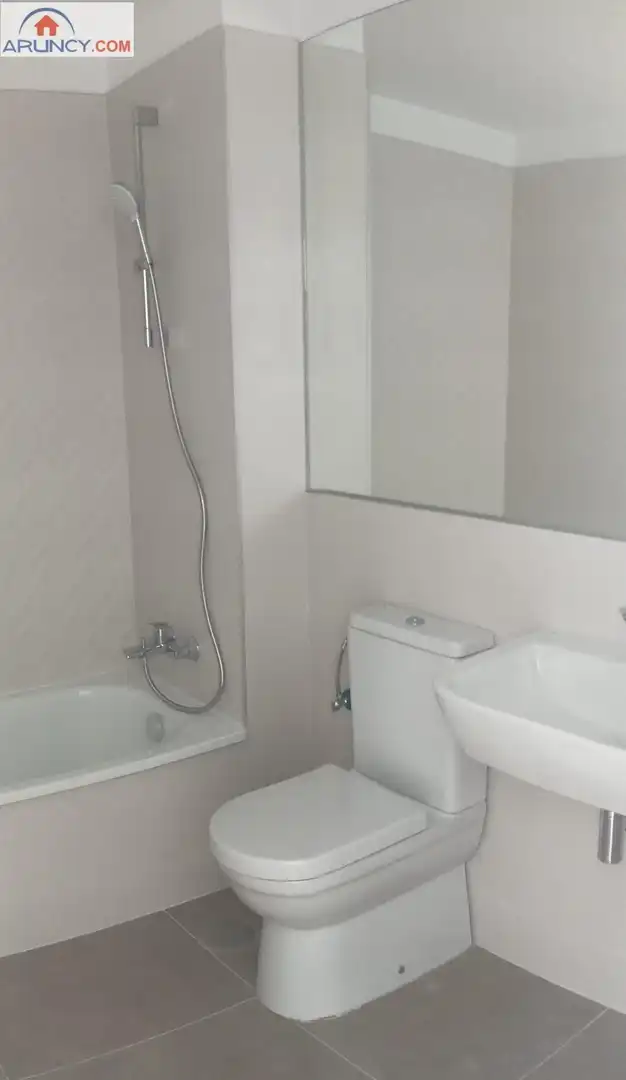 Adosado con piscina en venta en Entrenúcleos, imagen 28
