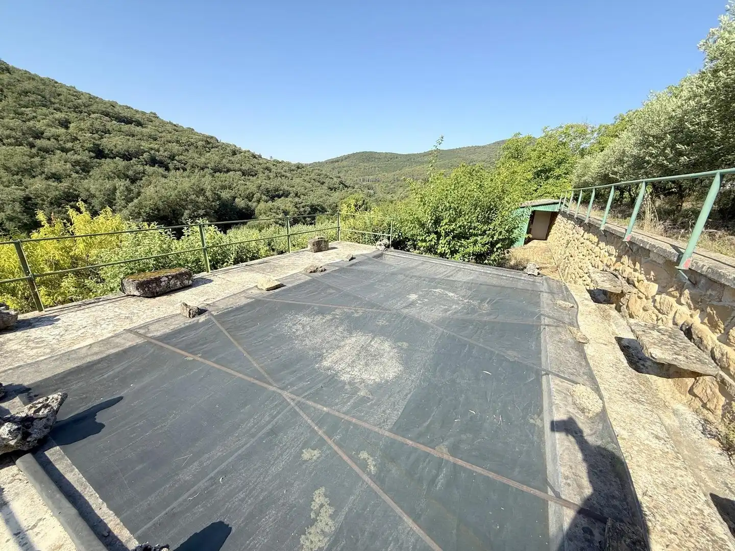 Country homes for sale in Valle de Yerri / Deierri  with Private garden and Swimming Pool