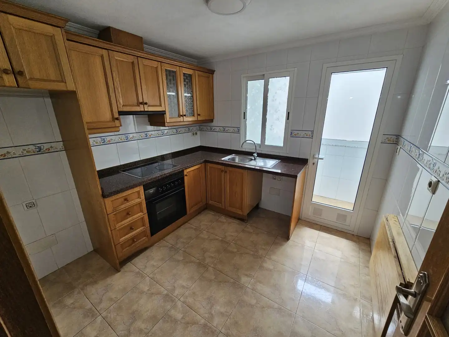 Flat with terrace for sale in Calle Océano Atlántico 12, imagen 2