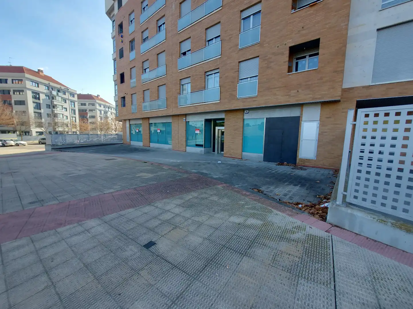Vista exterior de Local en venta en  Logroño con Aire acondicionado