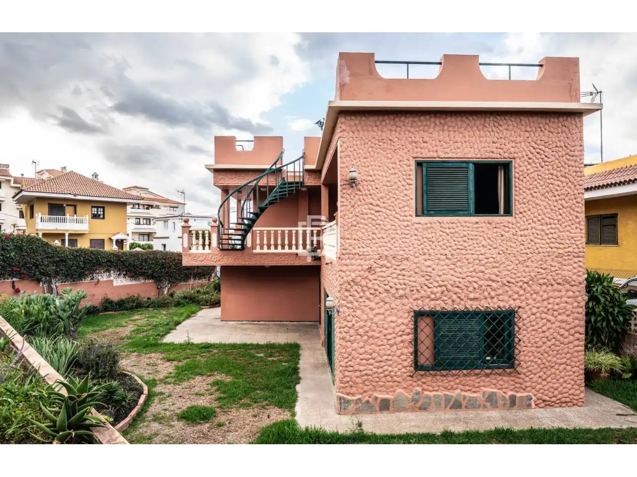 Vista exterior de Casa o xalet en venda en Puerto de la Cruz amb Jardí privat, Terrassa i Moblat