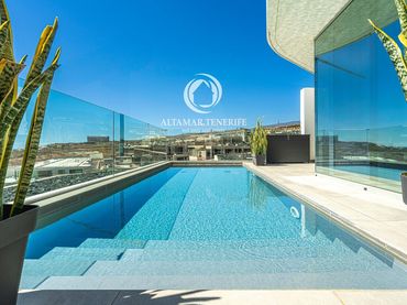 Casa con piscina en venta en Rocabella
