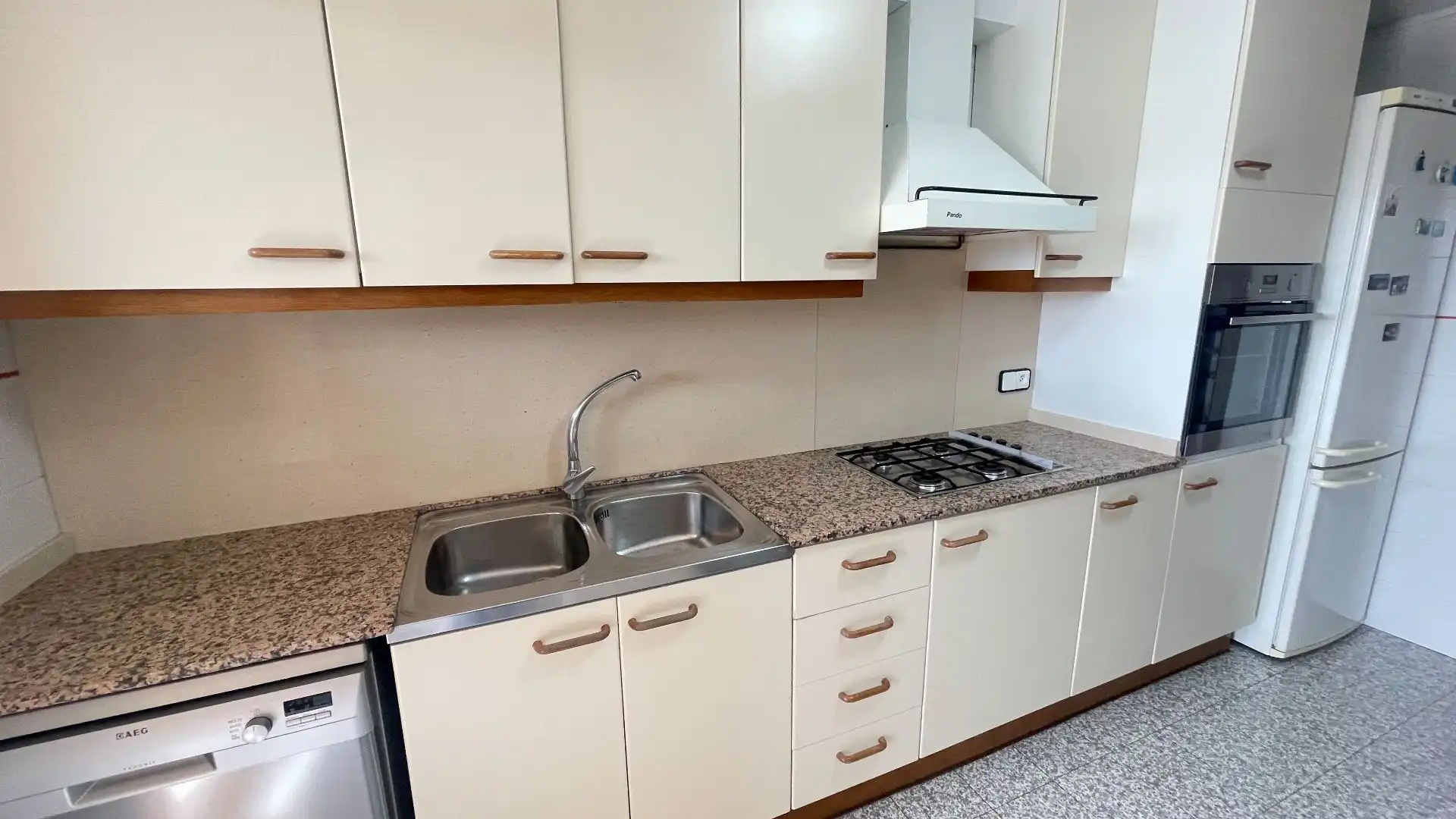 Cuina de Pis en venda en Terrassa amb Aire condicionat, Calefacció i Terrassa