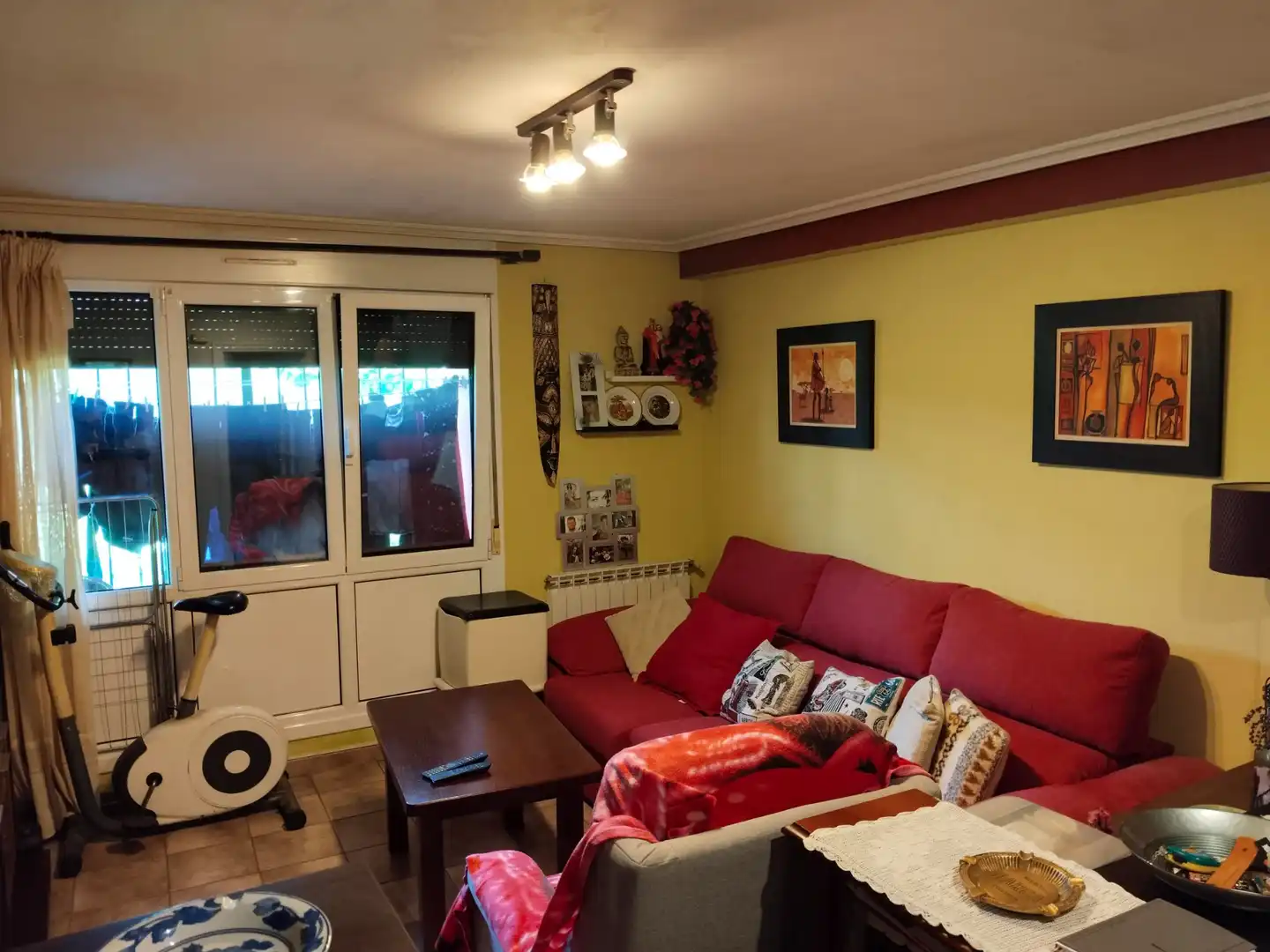 Sala de estar de Piso en venta en Irura con Calefacción y Amueblado
