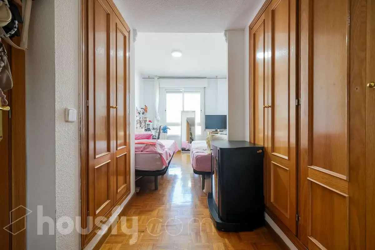 Bedroom of Flat for sale in Madrid  with Air Conditioner, Heating and Terrace