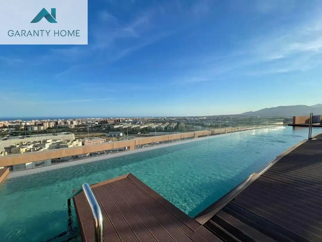 Piscina de Pis de lloguer en Málaga amb Aire condicionat, Calefacció i Jardí privat