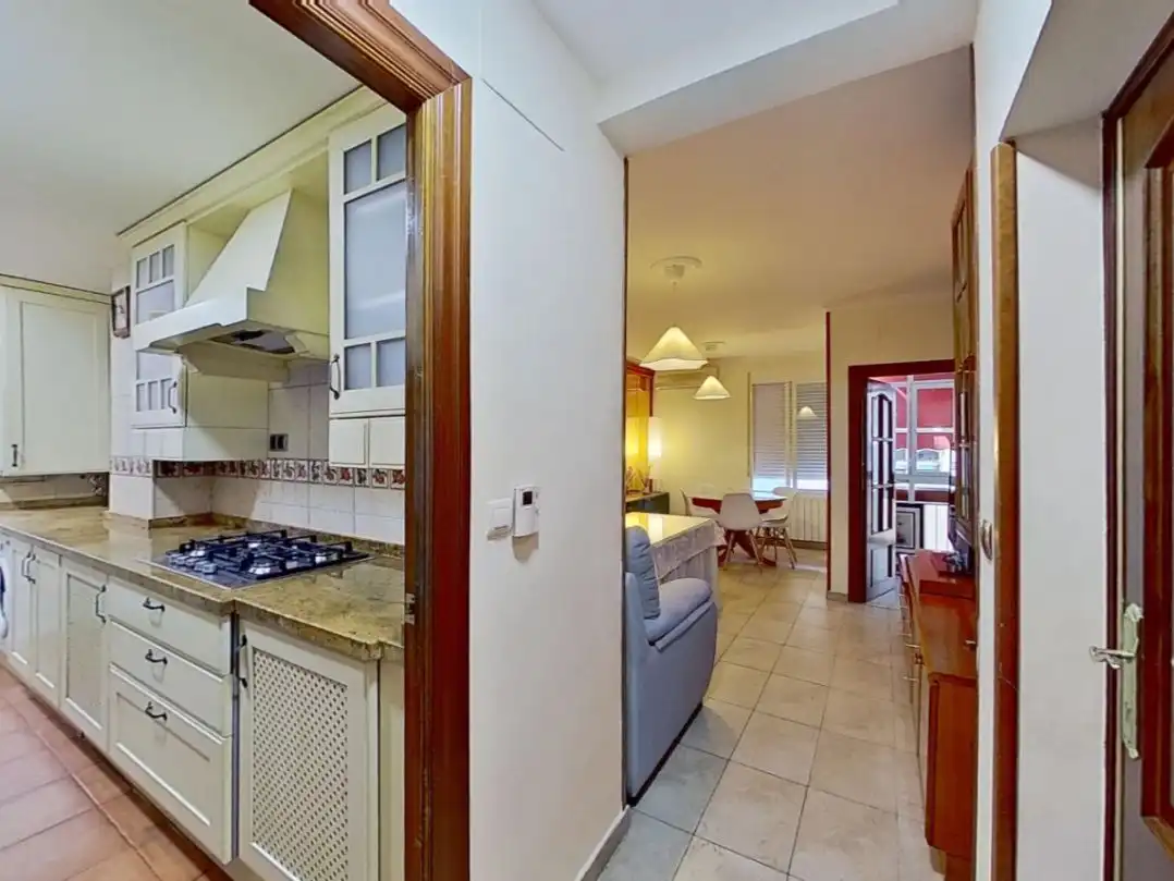 Kitchen of Flat for share in Norte