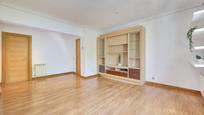 Sala d'estar de Pis en venda en  Pamplona / Iruña amb Calefacció, Parquet i Terrassa