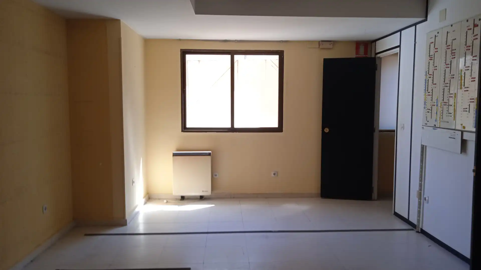 Local comercial en venda a Calle los Almendros 3, imagen 4