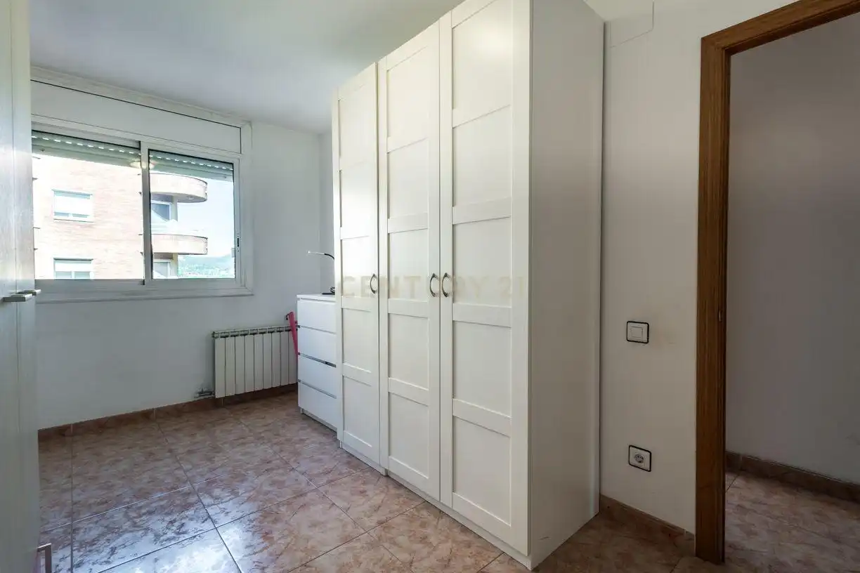 Dormitori de Apartament en venda en Sant Vicenç Dels Horts amb Aire condicionat i Balcó