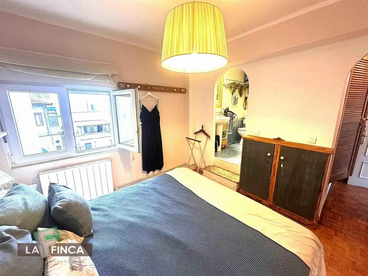 Bedroom of Flat for sale in Oviedo   with Heating and Furnished