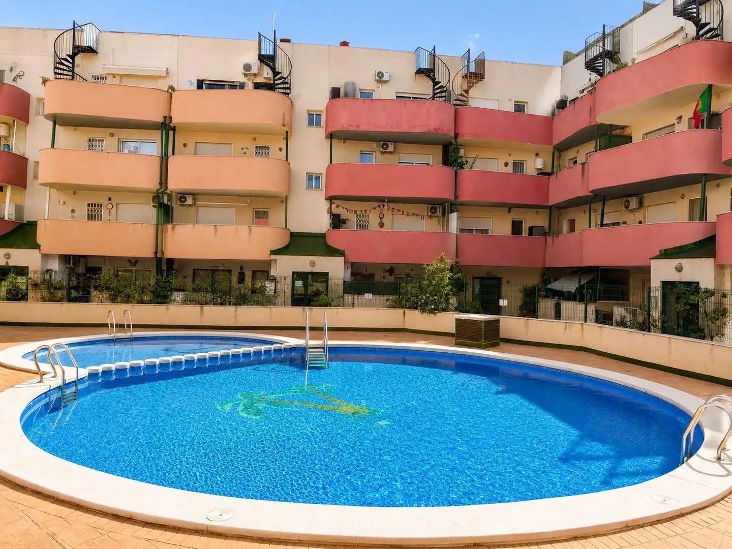 Piscina de Piso en venta en Almoradí con Aire acondicionado, Terraza y Amueblado