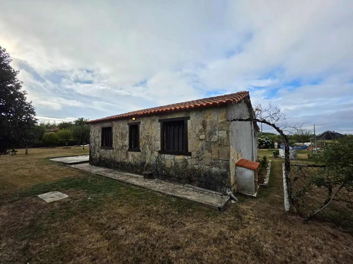 Vista exterior de Finca rústica en venda en Curtis amb Jardí privat, Traster i Moblat