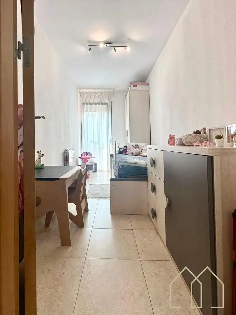 Schlafzimmer von Einfamilien-Reihenhaus zum Verkauf in Caldes de Malavella mit Klimaanlage, Heizung und Privatgarten