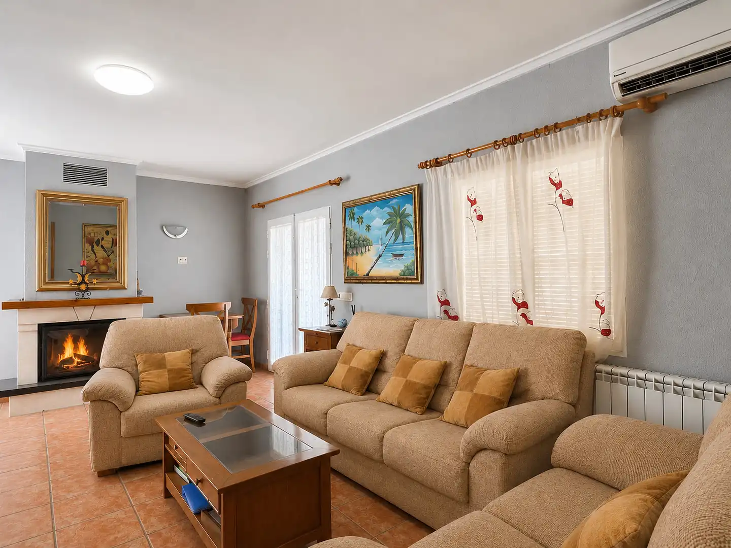 Sala d'estar de Casa adosada en venda en Dénia amb Aire condicionat, Calefacció i Jardí privat