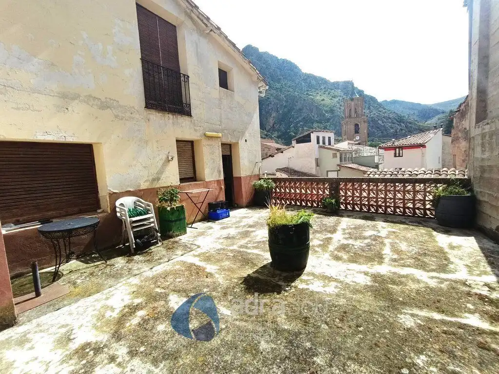 Vista exterior de Casa o xalet en venda en Arnedillo amb Calefacció, Jardí privat i Terrassa