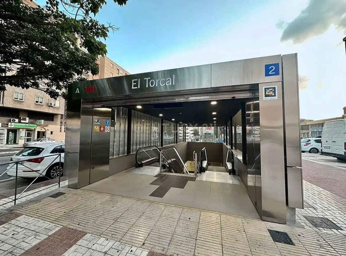 Aparcament de Apartament en venda en Málaga amb Aire condicionat i Rentadora