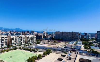 Vista exterior de Pis en venda en Alicante / Alacant amb Terrassa, Moblat i Piscina comunitària