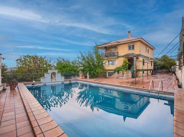 Xalet amb piscina en venda a Barrio de la Vega