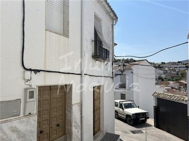 Terraced house for sale in Luque