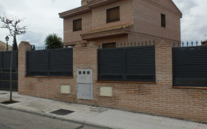 Haus oder Chalet zum verkauf in Calle del Haya, Serranillos del Valle