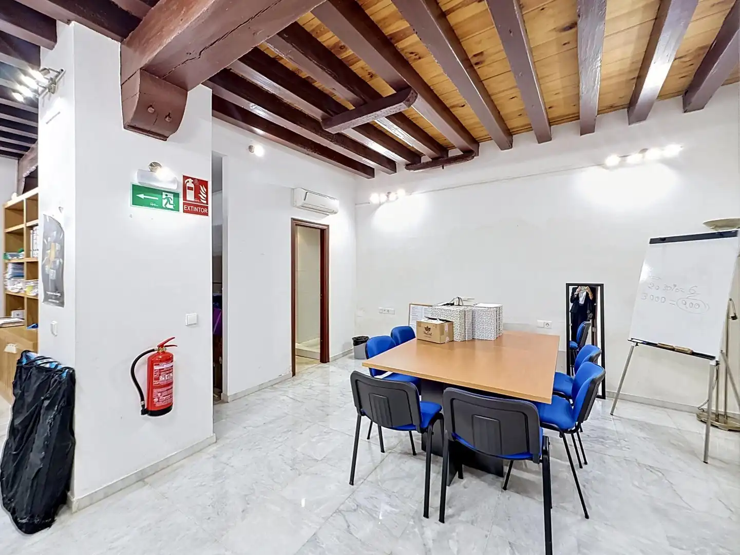 Comedor de Oficina de alquiler en Sevilla con Aire acondicionado