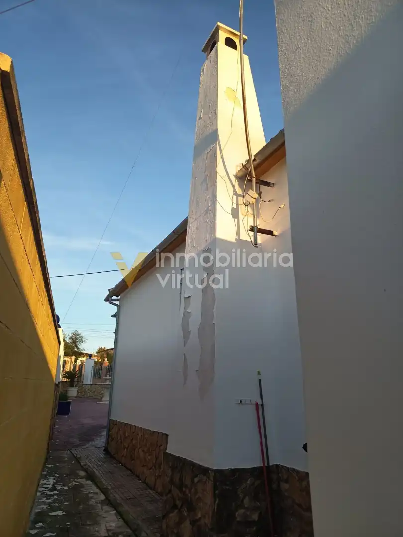 Vista exterior de Casa o chalet en venta en Lucena con Piscina y Amueblado