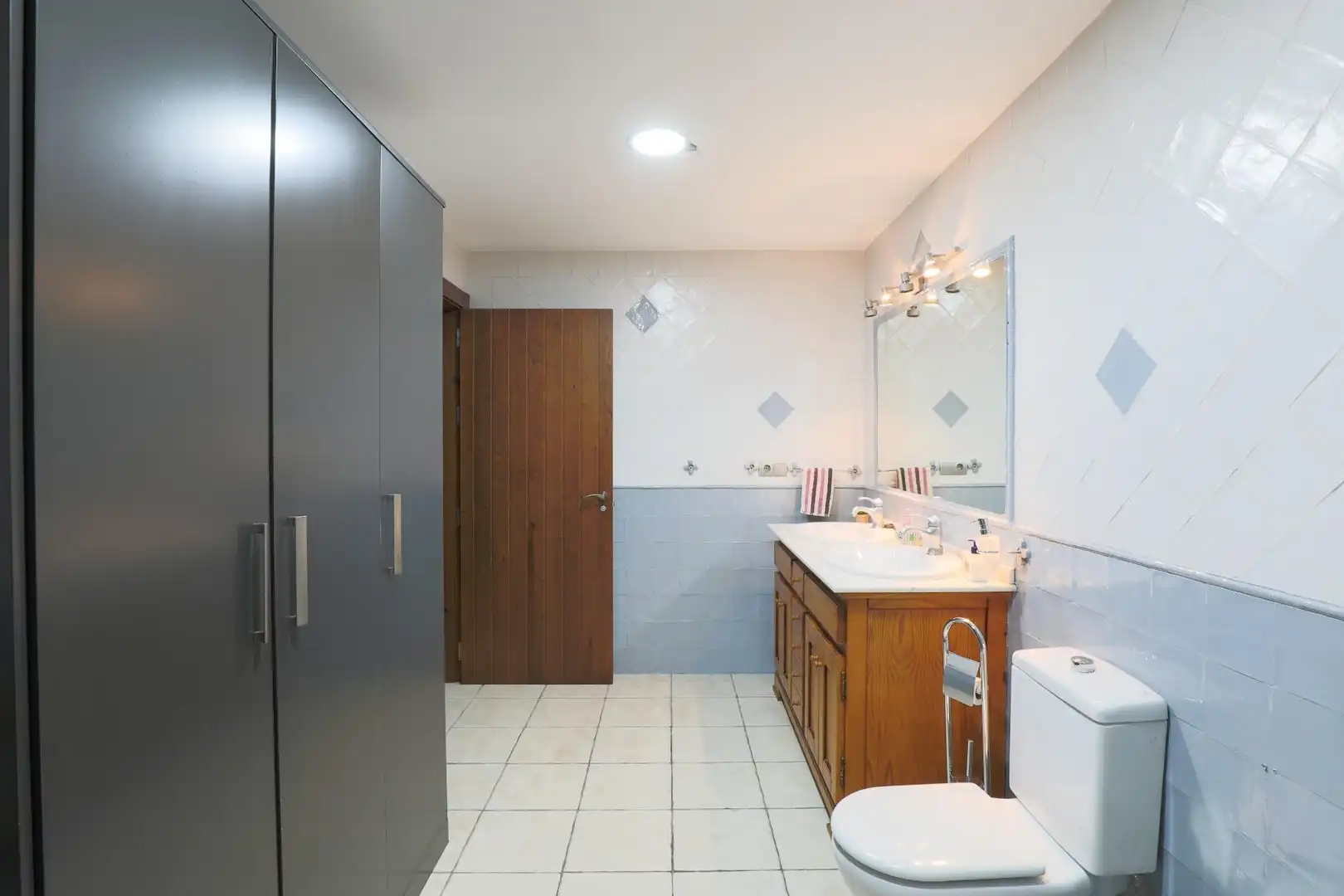 Badezimmer von Haus oder Chalet zum Verkauf in Padul mit Klimaanlage, Heizung und Privatgarten