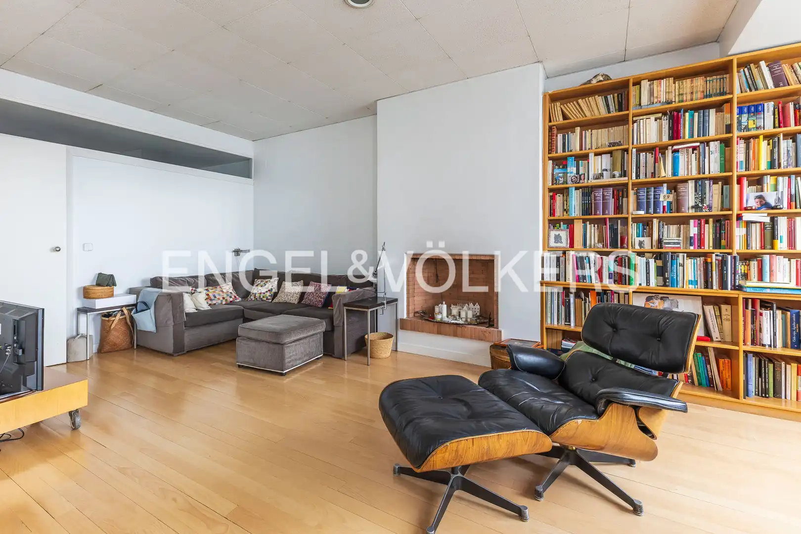Living room of Flat for sale in Madrid  with Air Conditioner, Heating and Parquet flooring