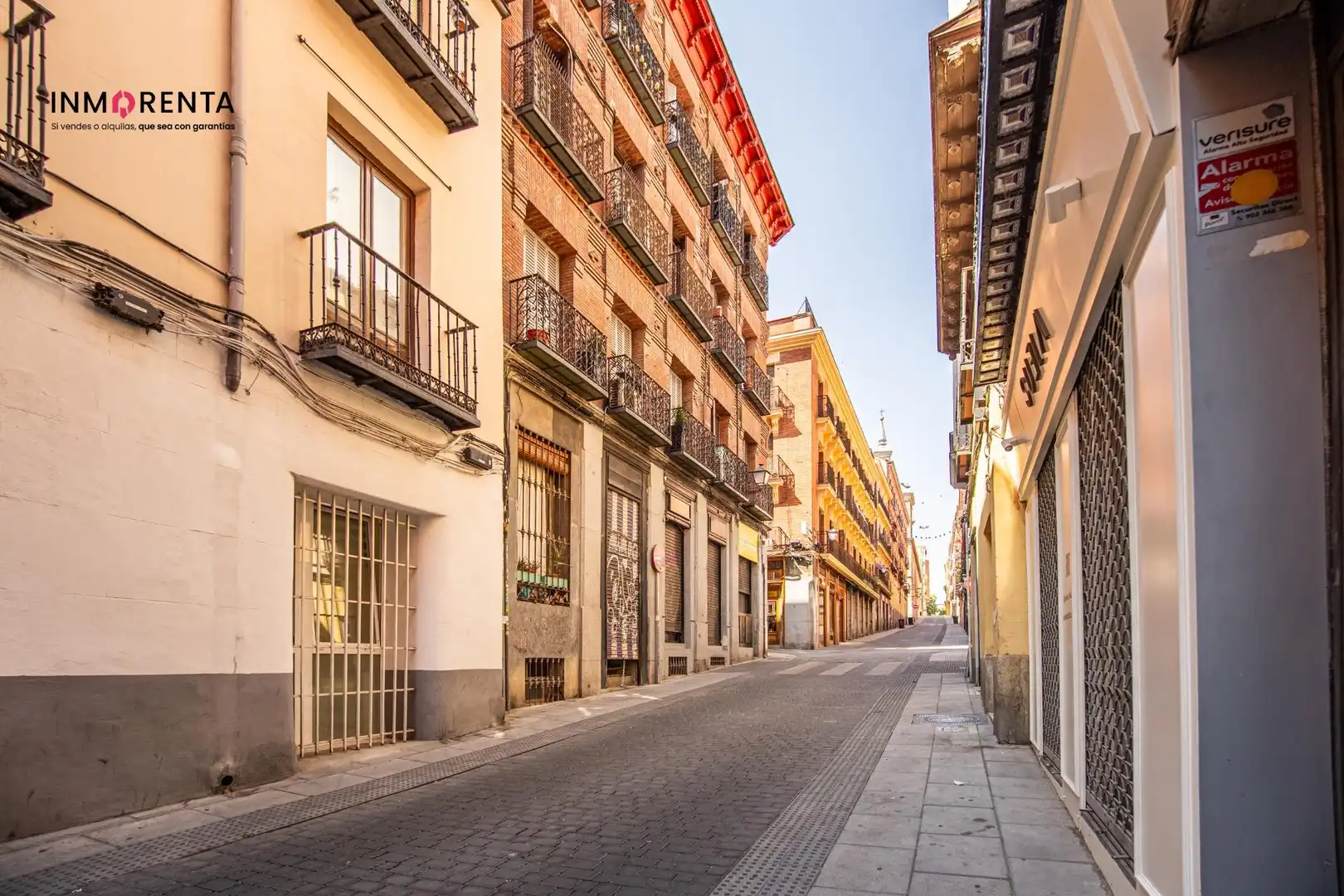 Vista exterior de Piso en venta en Madrid con Calefacción y Amueblado