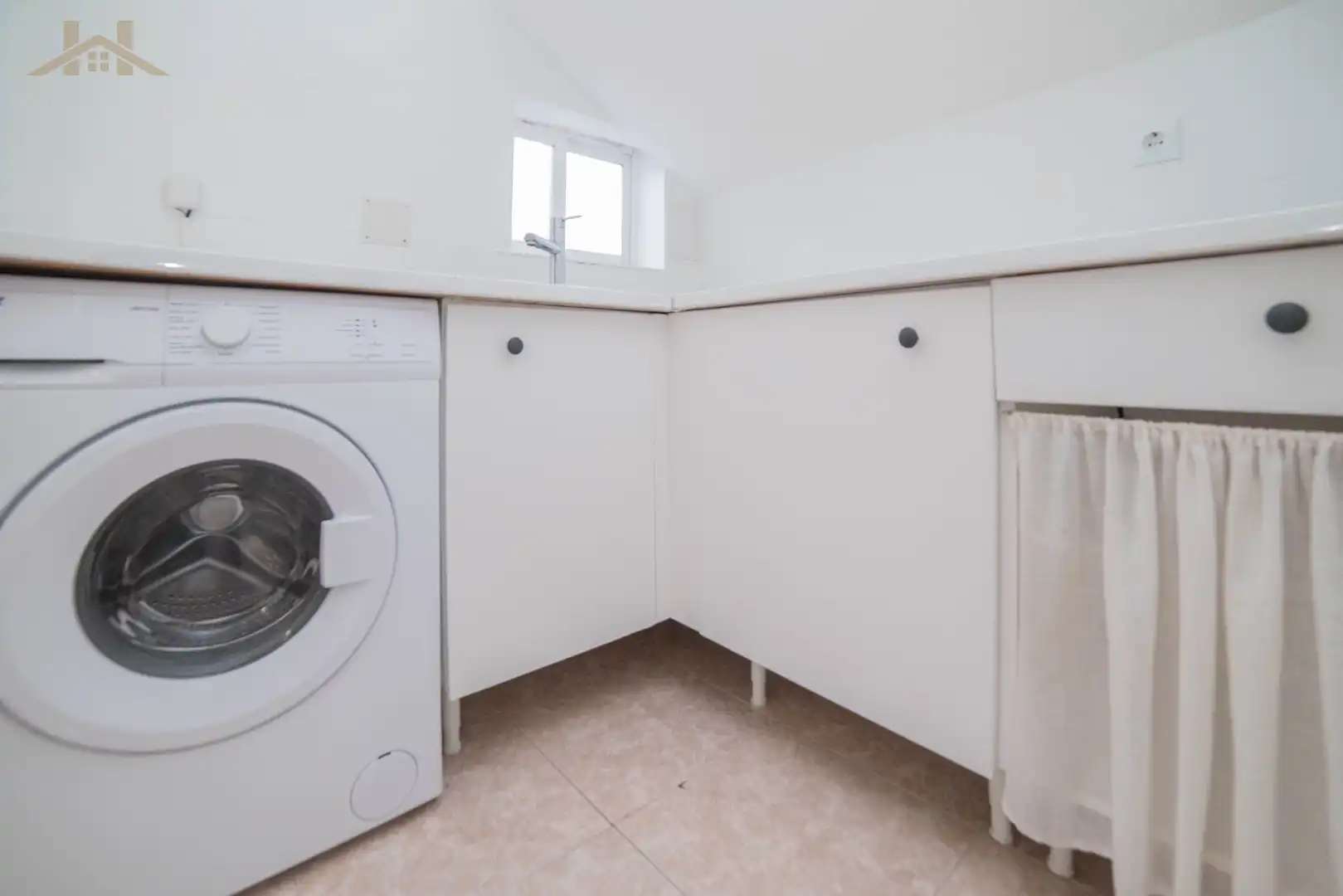Kitchen of Attic for sale in Sevilla la Nueva  with Air Conditioner and Terrace