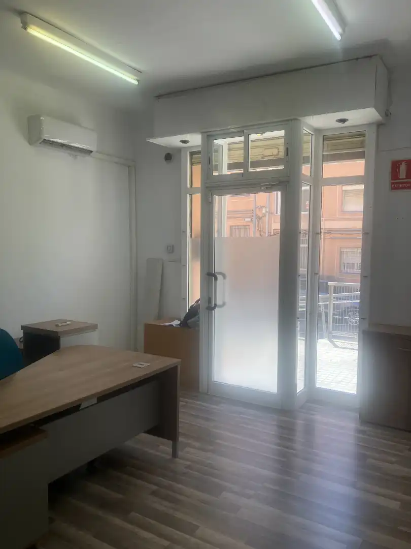Commercial properties for rent in Badalona  with Air Conditioner, Parquet flooring and Furnished