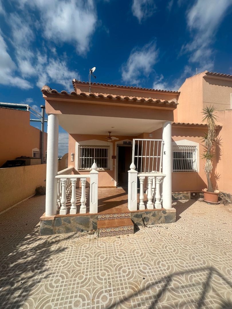 Exterior view of Single-family semi-detached for sale in Rojales  with Private garden, Terrace and Balcony