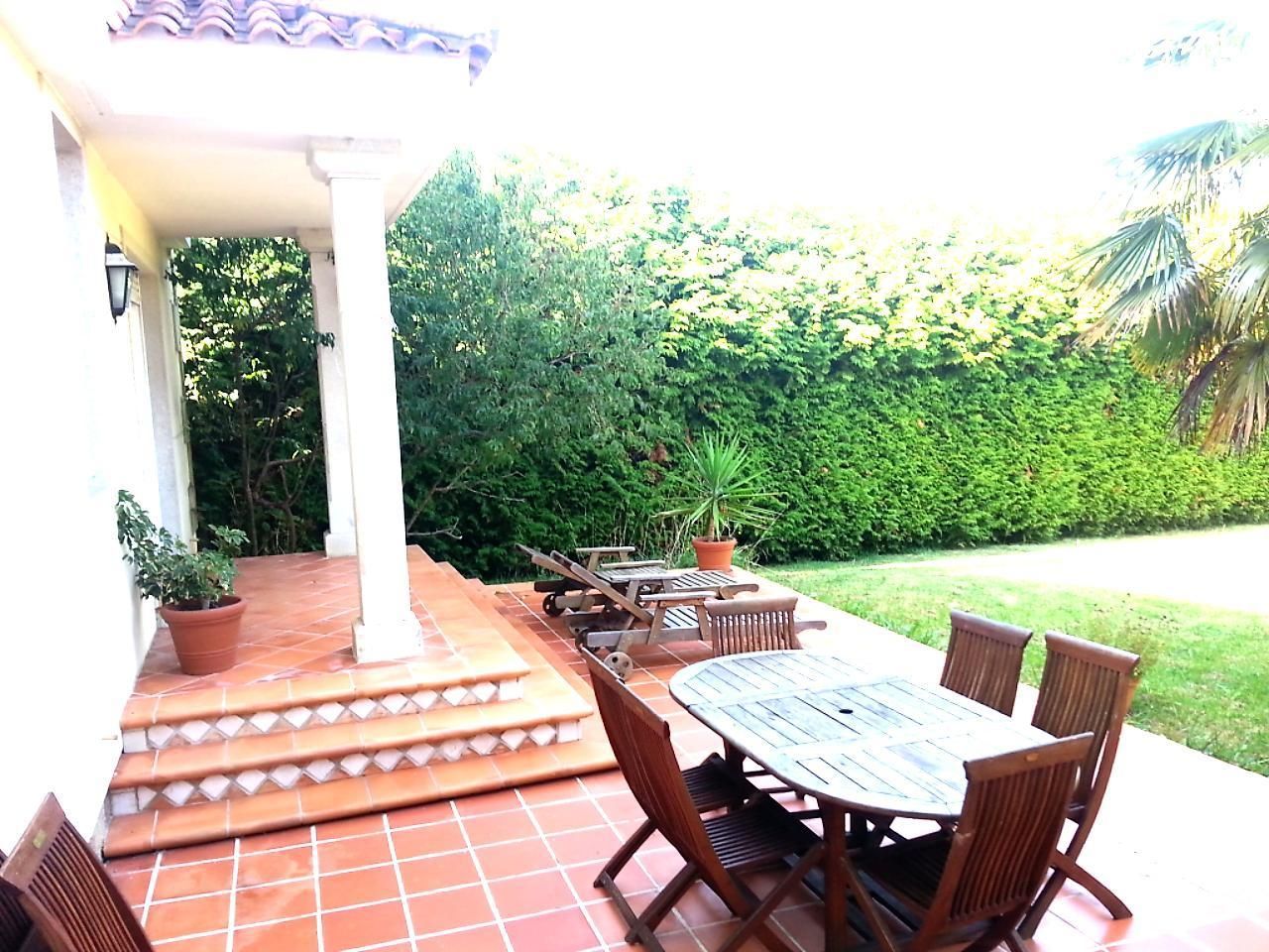 Terrassa de Casa o xalet en venda en Tomiño amb Calefacció, Jardí privat i Parquet